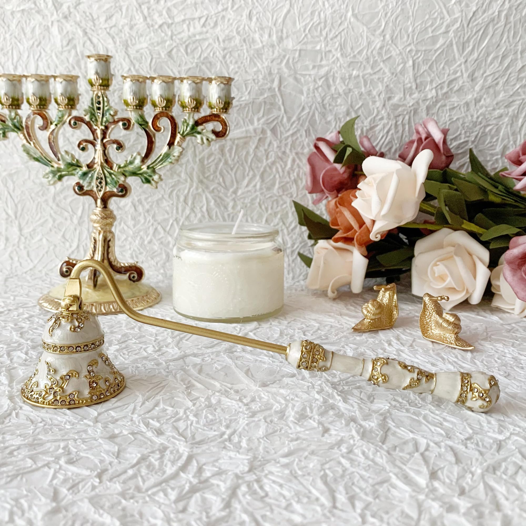 Collectible & Vintage Dolls For Halloween - Luksusowy dzwonek do gaszenia świec Menorah,