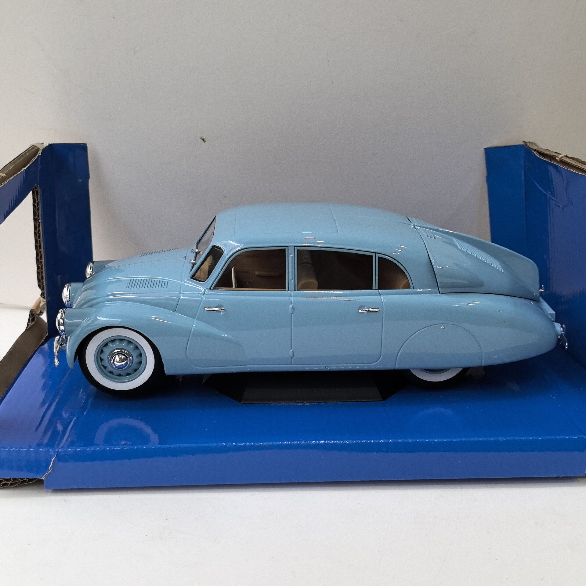 MCG Diecast 1/18 Skala TATRA 8 – Vintage Collectible Model Cars recenzja i cena